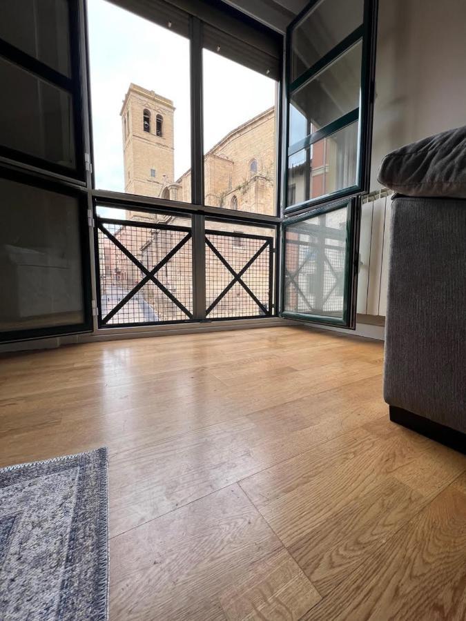 Santiago Tower Aire Ac Casco Antiguo By Apartamentos Logrono Exterior photo