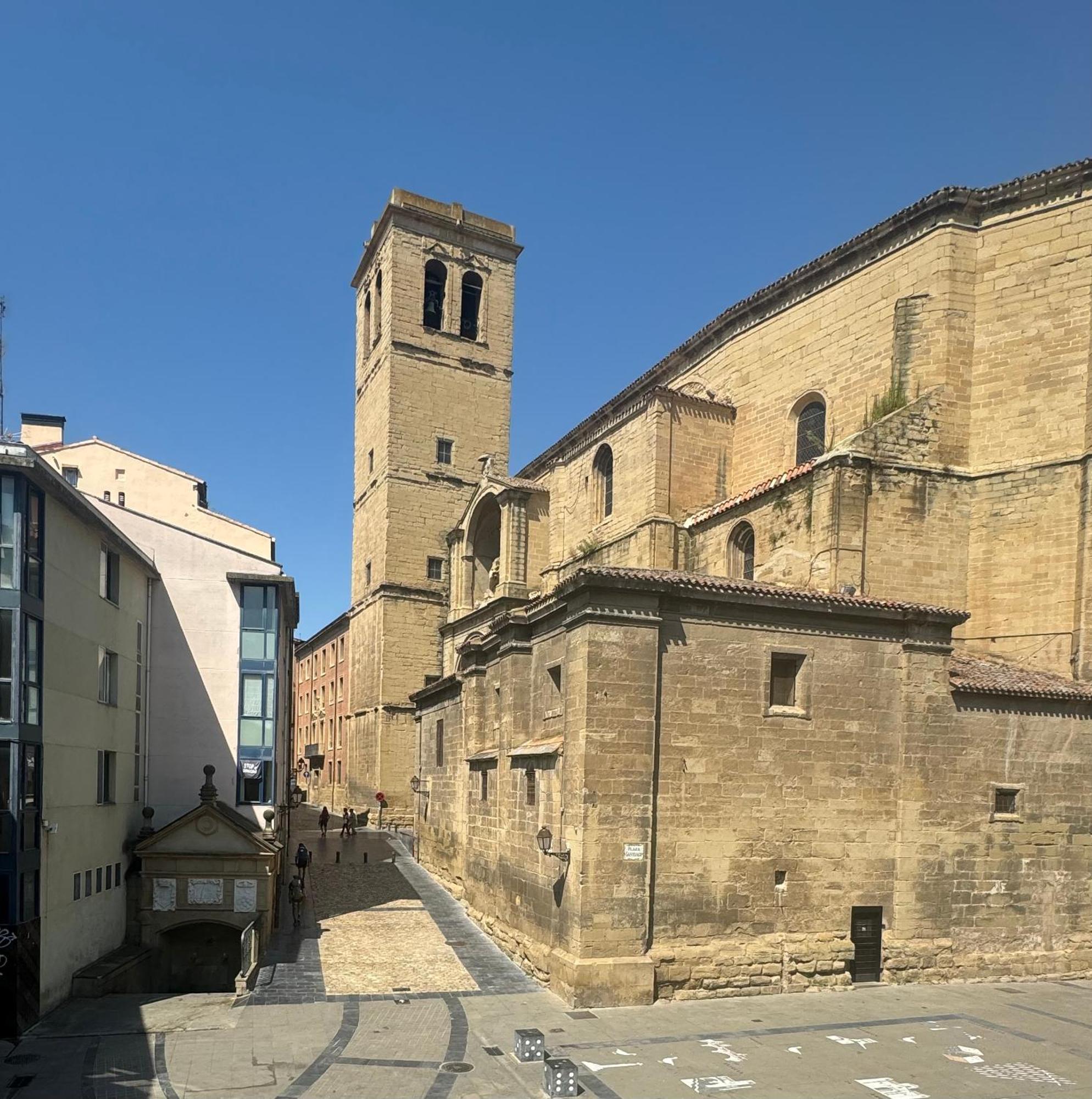 Santiago Tower Aire Ac Casco Antiguo By Apartamentos Logrono Exterior photo