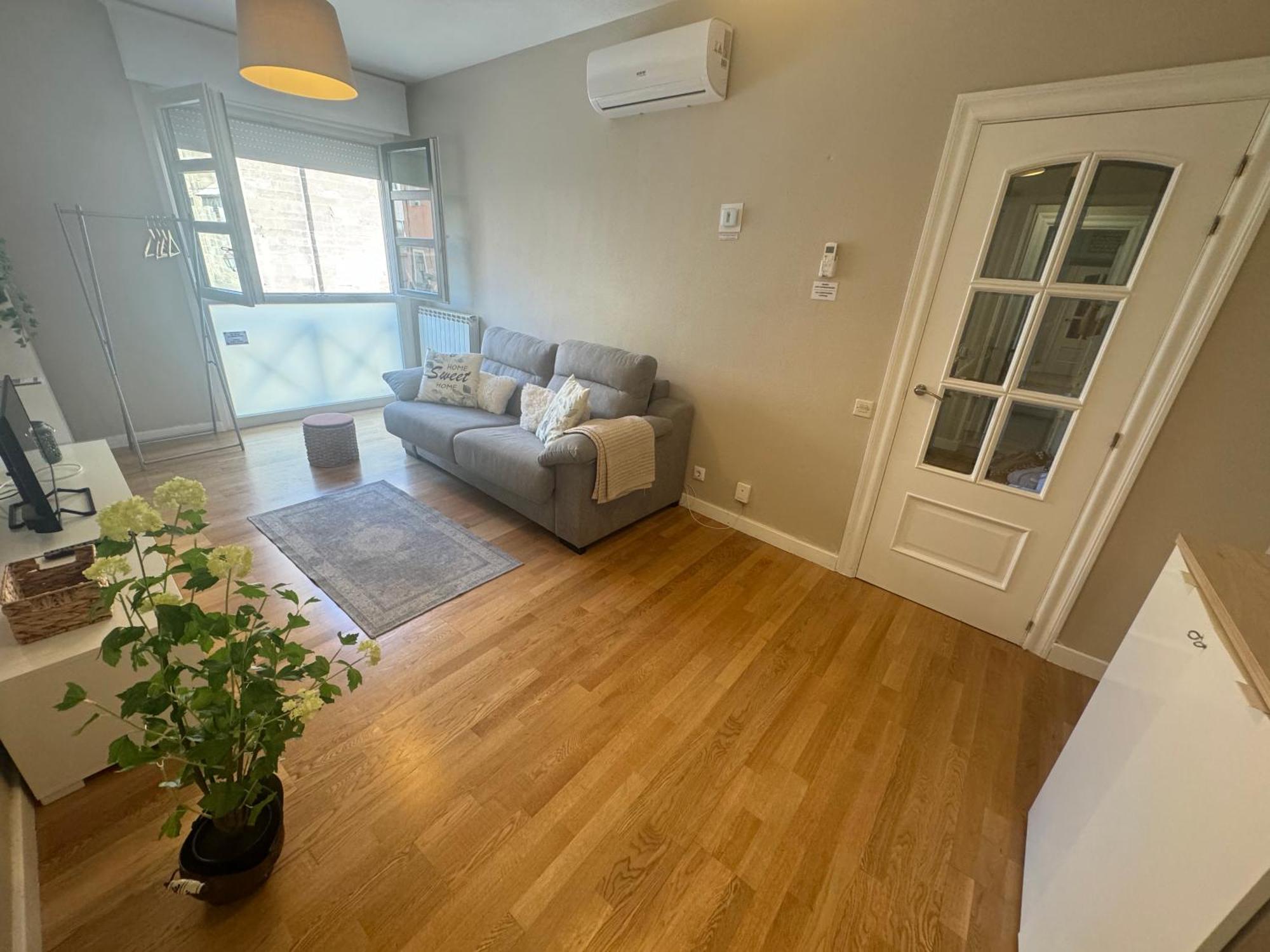 Santiago Tower Aire Ac Casco Antiguo By Apartamentos Logrono Exterior photo