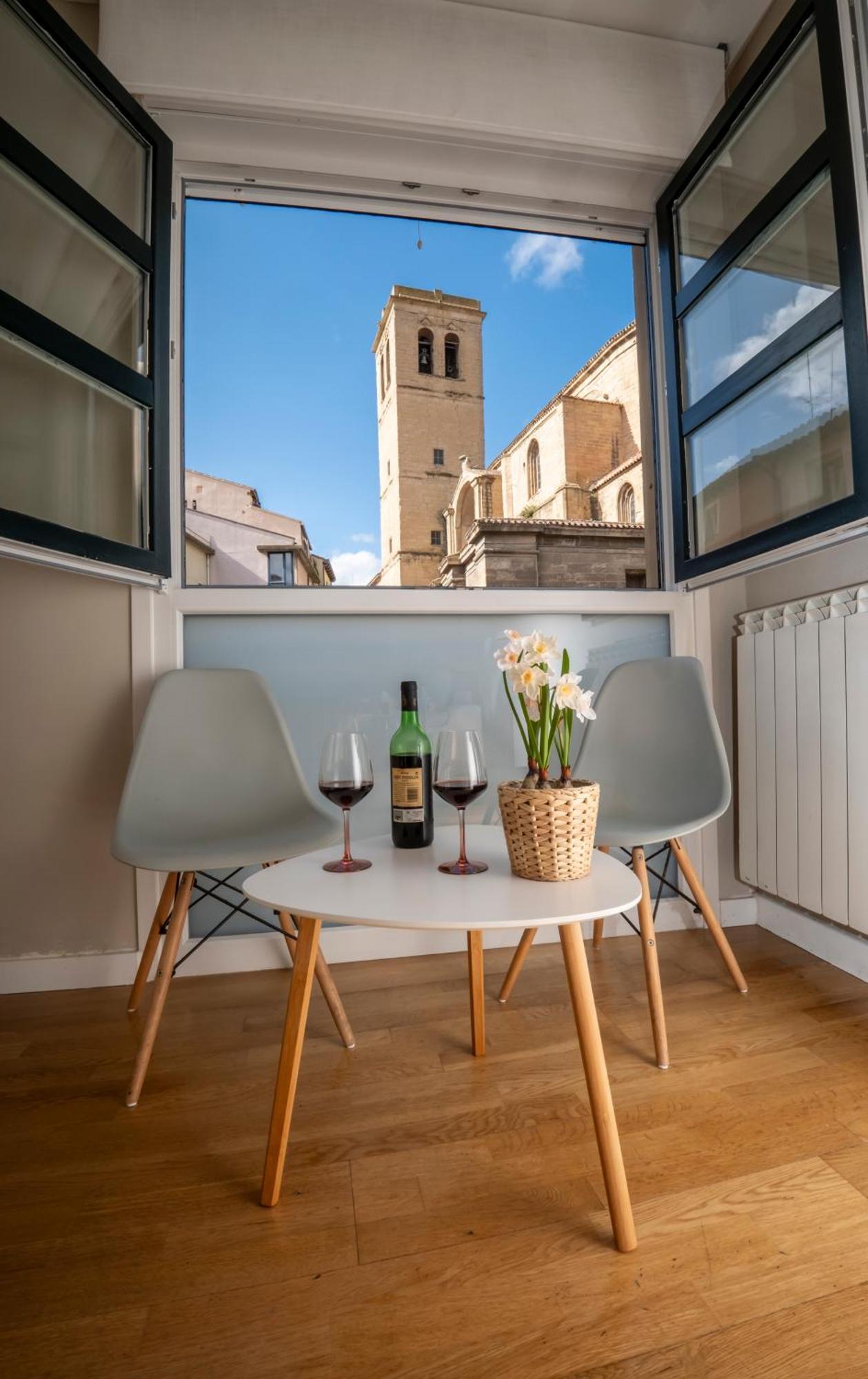 Santiago Tower Aire Ac Casco Antiguo By Apartamentos Logrono Exterior photo