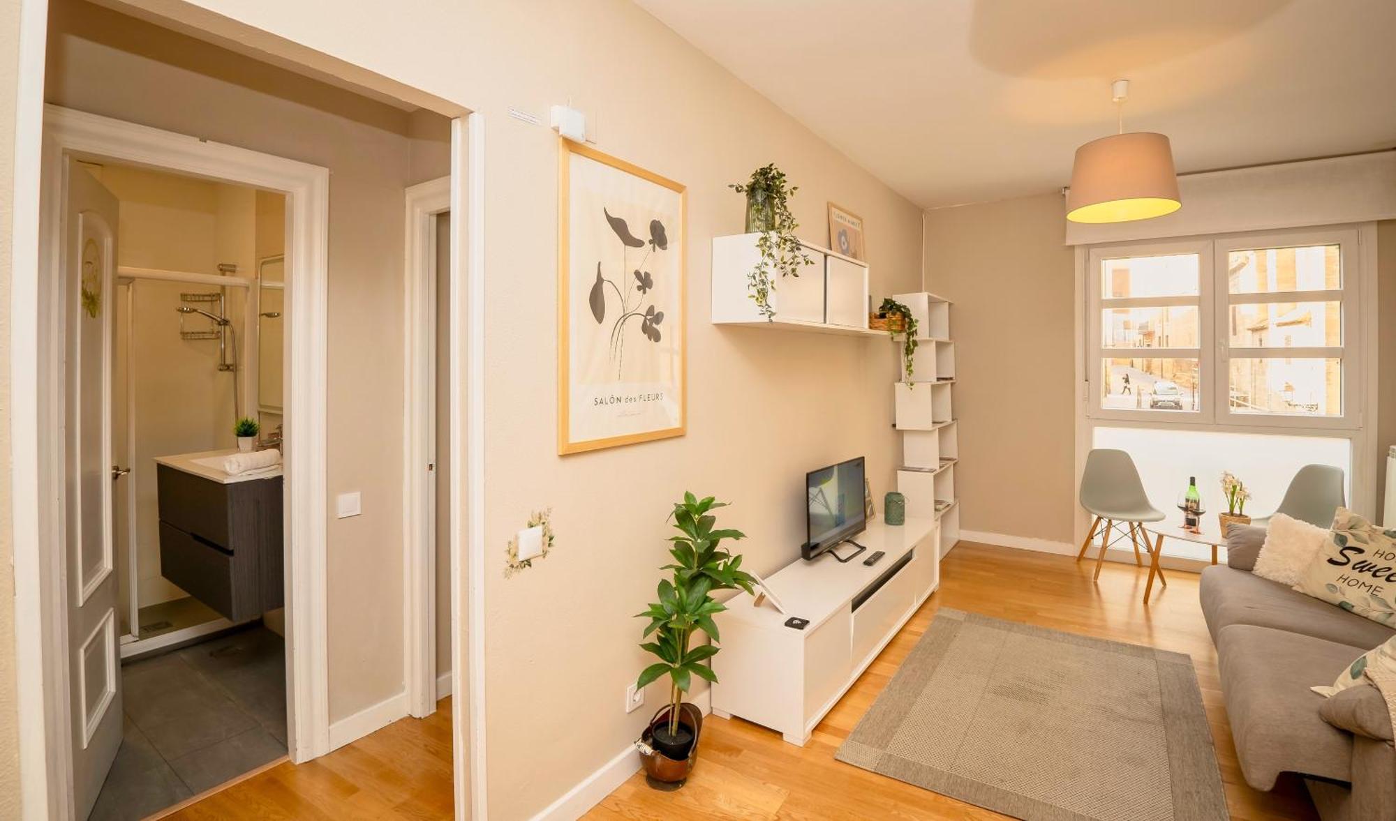 Santiago Tower Aire Ac Casco Antiguo By Apartamentos Logrono Exterior photo
